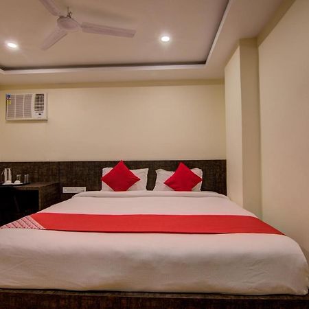 Oyo 12736 Skylawn Hotel Jamshedpur Buitenkant foto