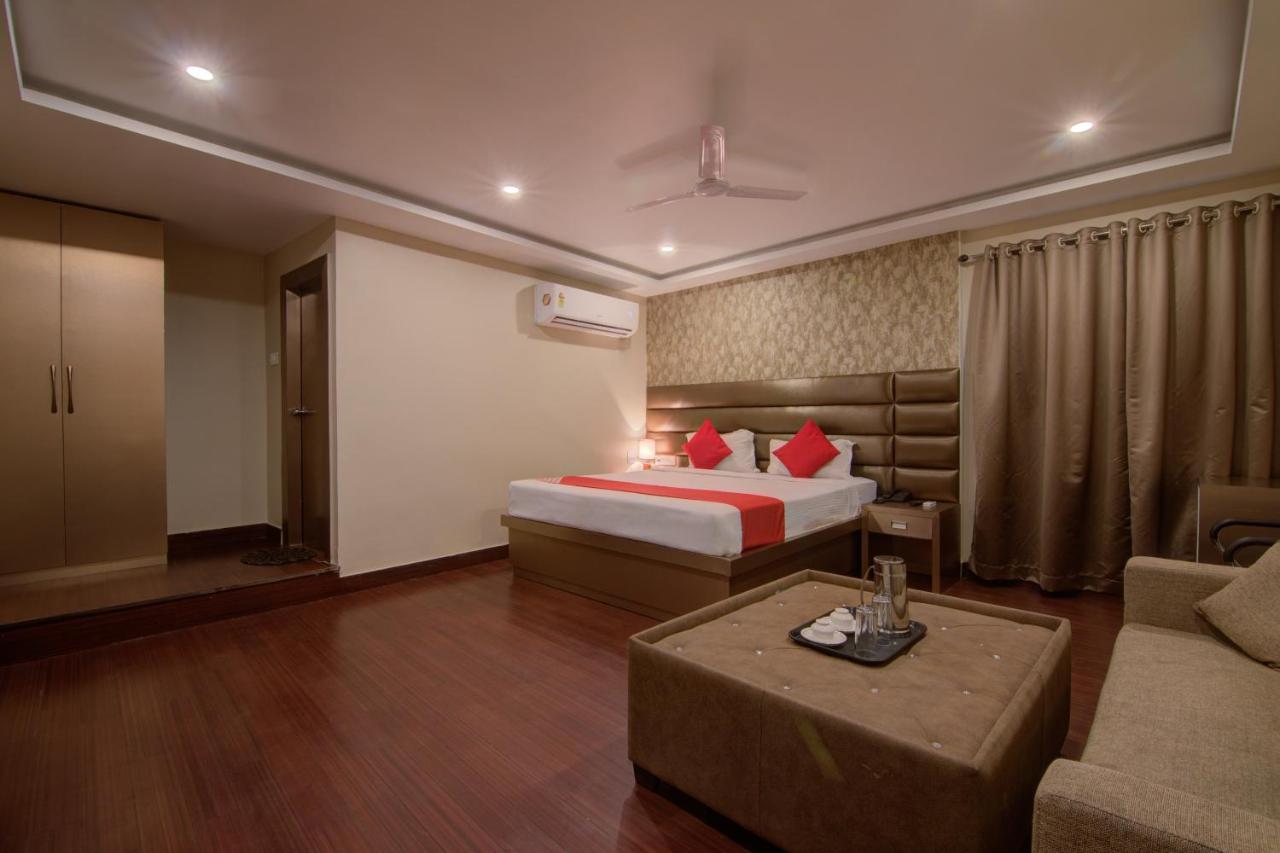 Oyo 12736 Skylawn Hotel Jamshedpur Buitenkant foto