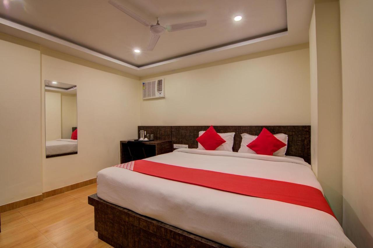 Oyo 12736 Skylawn Hotel Jamshedpur Buitenkant foto