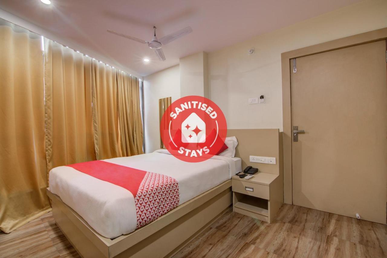 Oyo 12736 Skylawn Hotel Jamshedpur Buitenkant foto