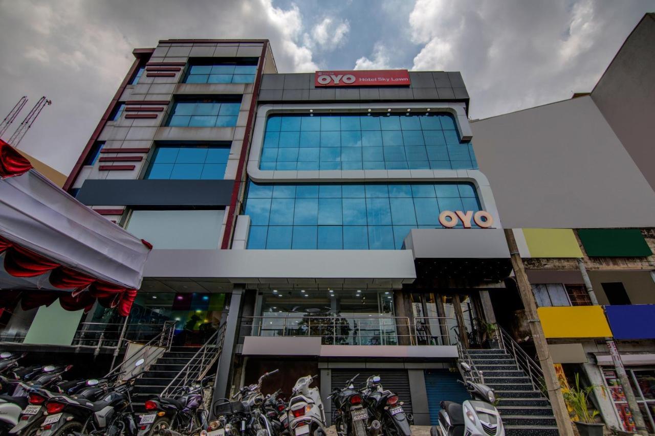 Oyo 12736 Skylawn Hotel Jamshedpur Buitenkant foto