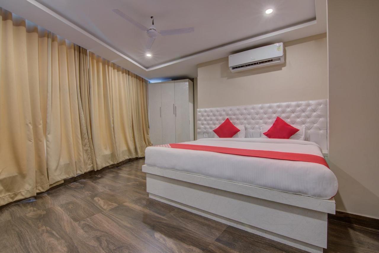 Oyo 12736 Skylawn Hotel Jamshedpur Buitenkant foto