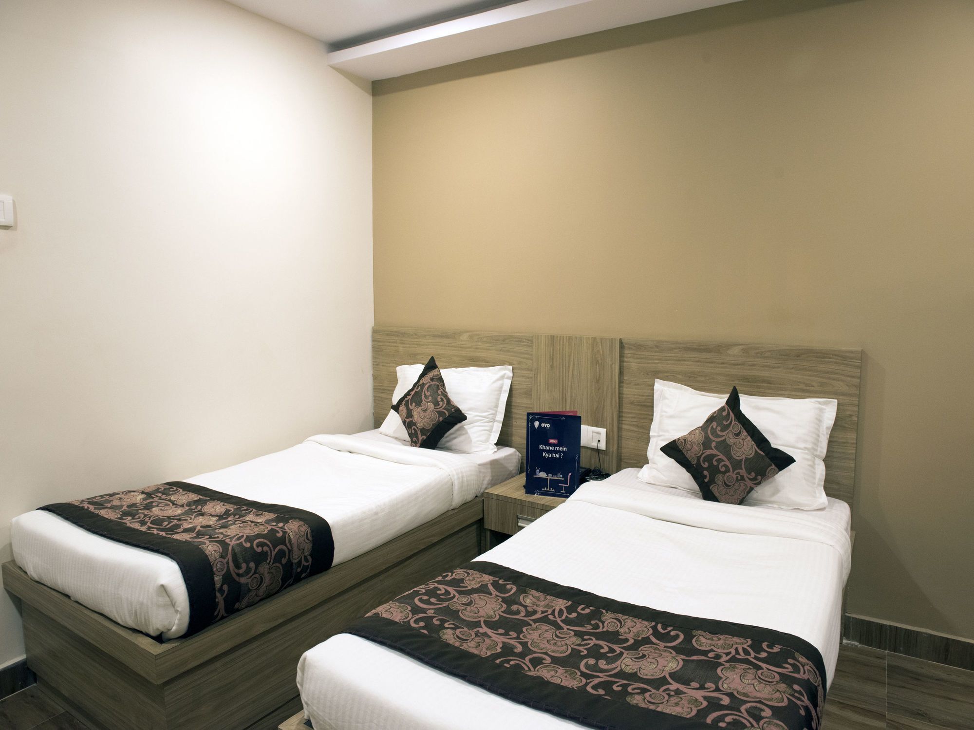 Oyo 12736 Skylawn Hotel Jamshedpur Buitenkant foto